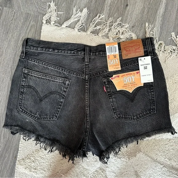 NWT Levis 501 Black Button Fly Shorts sz 32 - Picture 4 of 5